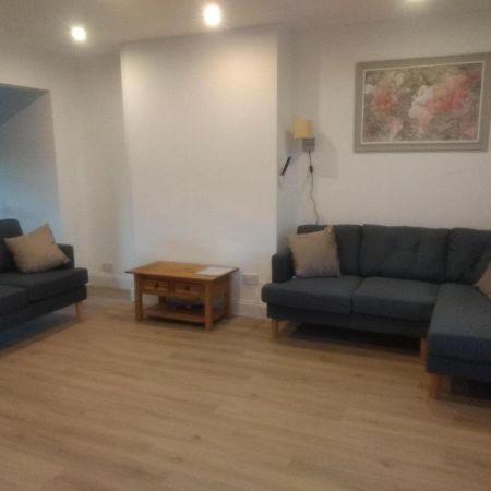 Cheltenham - 3 Bedroom, Parking, Disneyplus Zewnętrze zdjęcie