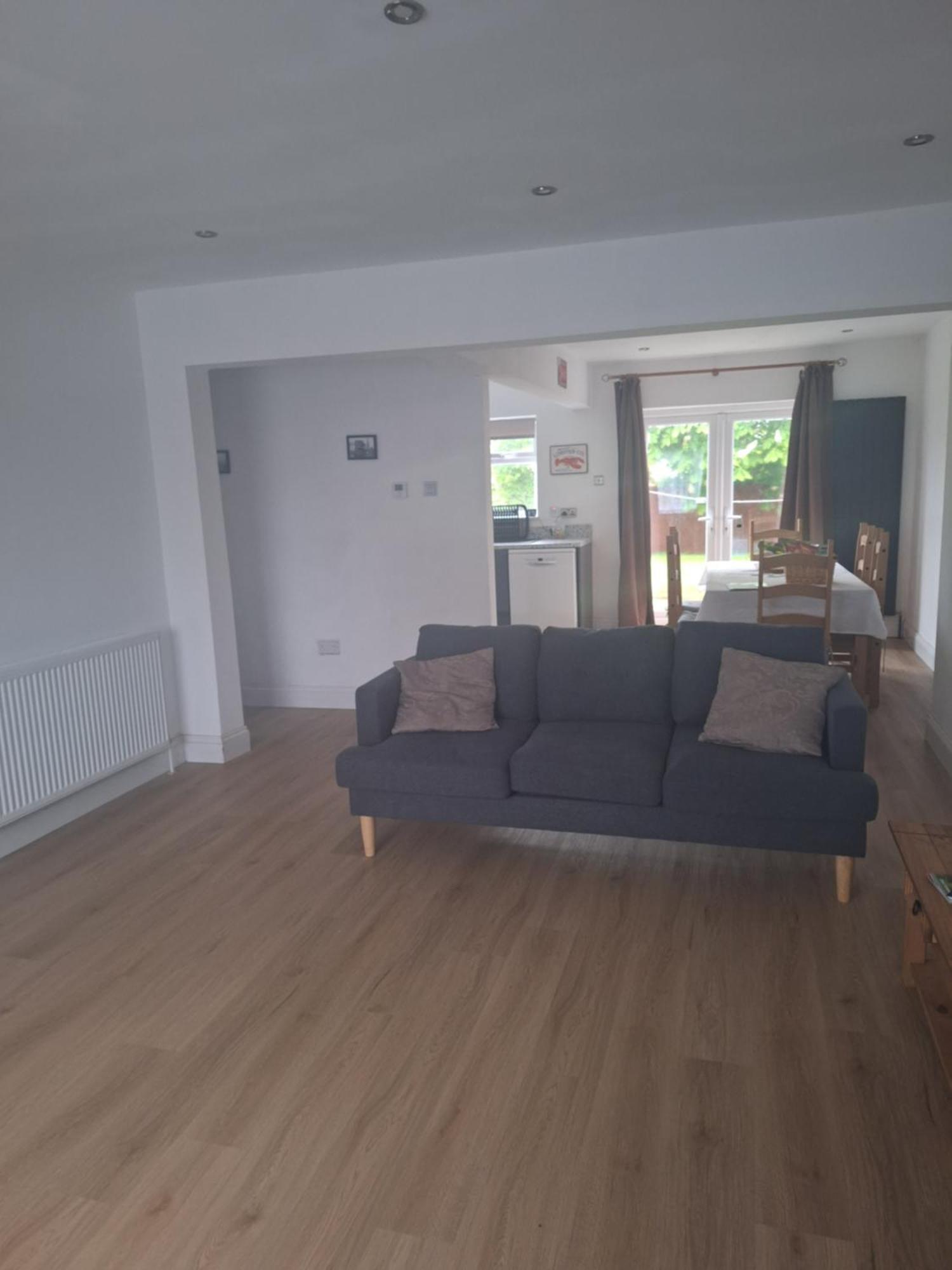 Cheltenham - 3 Bedroom, Parking, Disneyplus Zewnętrze zdjęcie